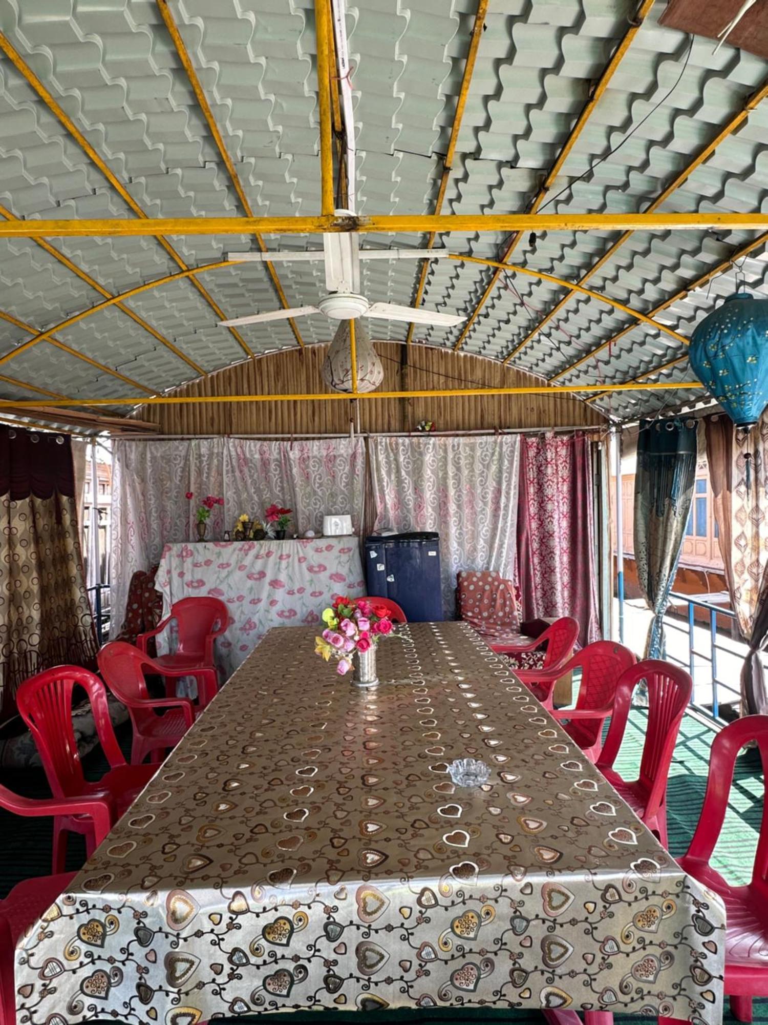 Houseboat Newworld And Transportation Hotel Srinagar  Ngoại thất bức ảnh